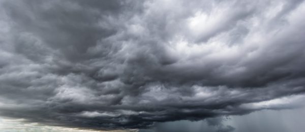 Know the signs of an incoming tornado Know the signs of an incoming tornado